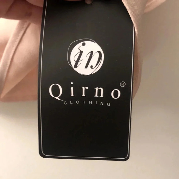 Amazon Qirno Clothing Blouse - Picture 6 of 6